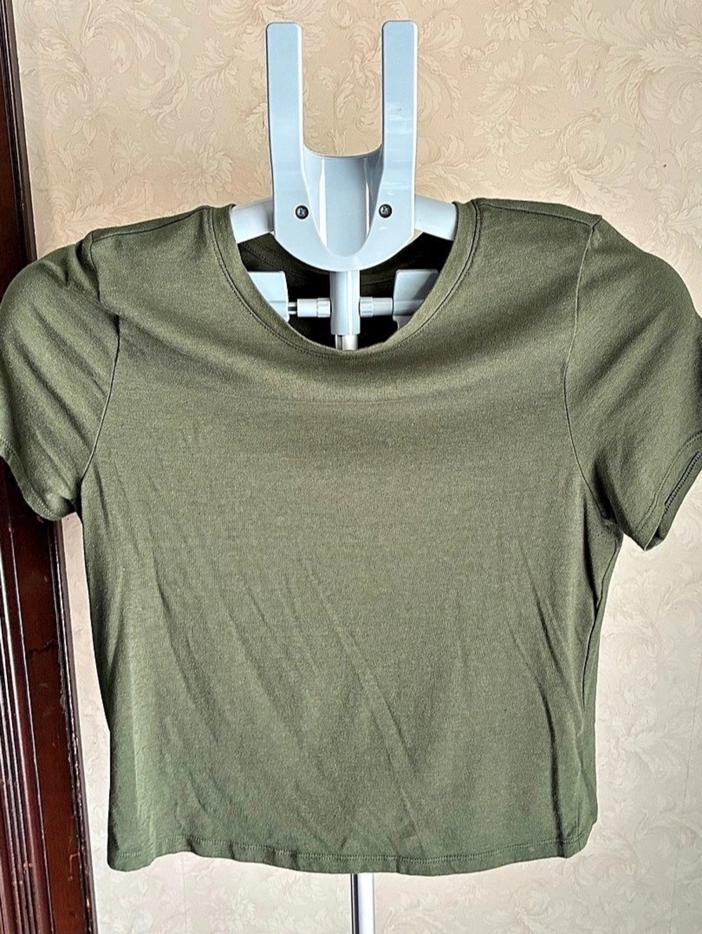 Old Navy Bestee Crop T-Shirt Olive Short Sleeve Top Size Medium